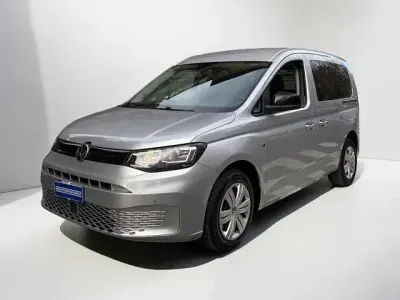 Usata VW Caddy 102 CV (75 kW) 2021 Grigio metallizzato Monovolume