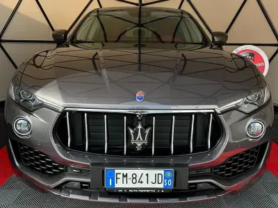 Usata Maserati GranSport 350 CV (257 kW) 2018 Grigio Station wagon