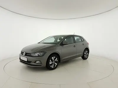 Usata VW Polo Comfortline 80 CV (58 kW) 2019 Limestone grey metallizzato Utilitaria
