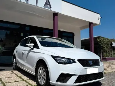 Usata Seat Ibiza Business 95 CV (69 kW) 2023 Bianco pastello Utilitaria