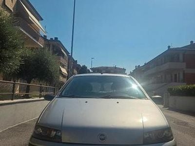 Usata Fiat Punto 60 CV (44 kW) 2001 Grigio Utilitaria