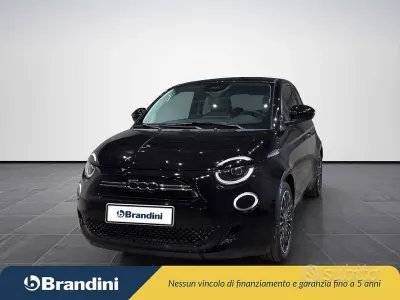 Nuova Fiat 500 Icon 65 CV (47 kW) 2026 Nero Berlina
