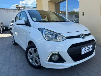 Usata Hyundai i10 67 CV (49 kW) 2015 Bianco Utilitaria