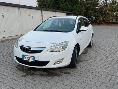 Usata 2011 Opel Astra Station wagon | 3000 € (Buon prezzo)