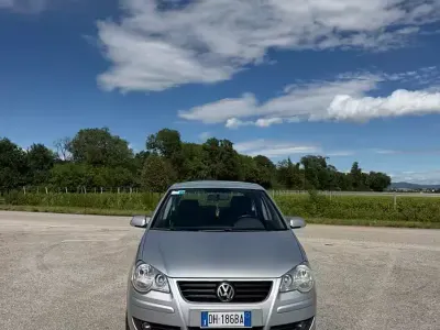 Usata VW Polo Comfortline 60 CV (44 kW) 2007 Grigio Utilitaria