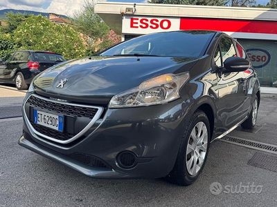 Grigio Usata 2013 Peugeot 208 Allure Utilitaria | 4600 € (Buon prezzo)