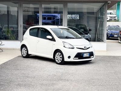 Usata Toyota Aygo 68 CV (50 kW) 2012 Bianco Utilitaria