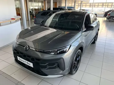 Nuova VW T-Roc Style 116 CV (85 kW) 2026 Wolf grey met SUV