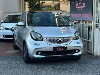Usata Smart ForFour 71 CV (52 kW) 2018 Grigio Utilitaria