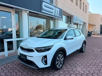 Usata Kia Stonic Urban 82 CV (60 kW) 2023 Bianco SUV