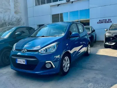 Usata Hyundai i10 67 CV (49 kW) 2015 Blu Utilitaria