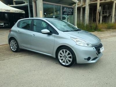 Usata Peugeot 208 Active 82 CV (60 kW) 2012 Argento Utilitaria