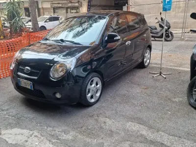 Usata Kia Picanto 65 CV (47 kW) 2007 Viola Utilitaria