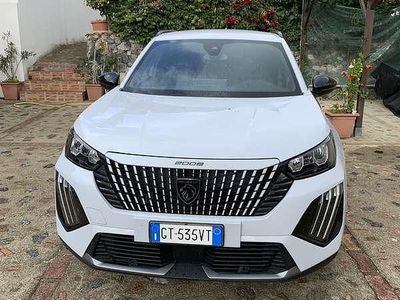 Usata Peugeot 2008 Allure 102 CV (75 kW) 2024 SUV