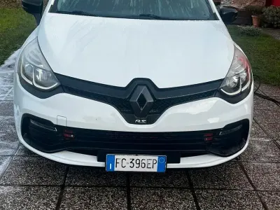 Usado Renault Clio IV R.S. 200 CV (147 kW) 2015 Berlina
