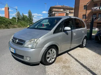 Begagnad Opel Meriva Cosmo 101 HK (74 kW) 2006 Grå Minibuss