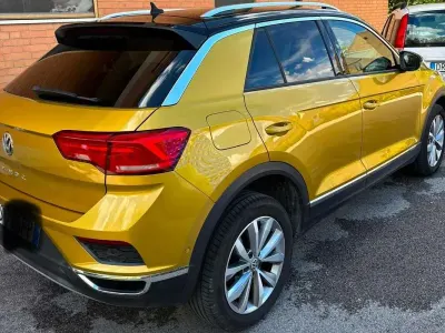 Usata VW T-Roc Style 116 CV (85 kW) 2019 Oro SUV