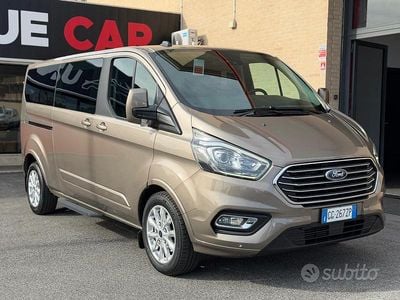 Usata Ford Tourneo 131 CV (96 kW) 2021 Grigio Monovolume