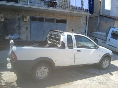 Usata Fiat Strada 63 CV (46 kW) 2005 Bianco Pick-up