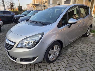 Usata Opel Meriva 120 CV (88 kW) 2016 Argento Monovolume