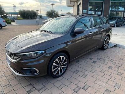 Usata Fiat Tipo Lounge 120 CV (88 kW) 2019 Marrone Station wagon