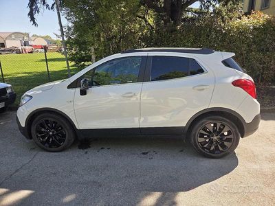 Usata Opel Mokka Cosmo 140 CV (102 kW) 2016 Bianco SUV