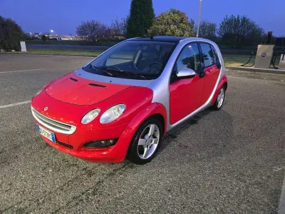 Usata Smart ForFour Passion 95 CV (69 kW) 2006 Rosso Utilitaria