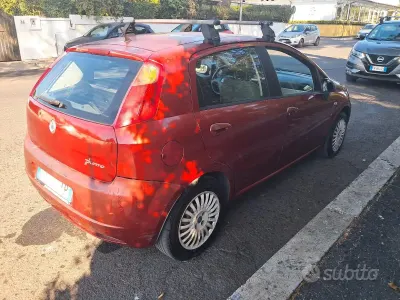 Usata Fiat Punto 75 CV (55 kW) 2006 Rosso Utilitaria