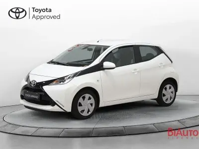 Usata Toyota Aygo X-play 69 CV (50 kW) 2017 Bianco Utilitaria