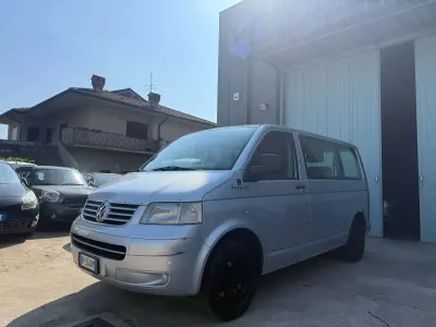 Usata VW T5 116 CV (85 kW) 2008 Argento Furgone