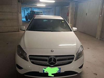 Begagnad Mercedes 180 109 HK (80 kW) 2014 Vit Sedan