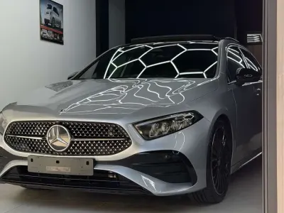 Usata Mercedes A180 AMG Line Premium Plus 116 CV (85 kW) 2023 Grigio Berlina