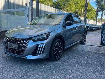 Usata Peugeot 208 Allure 100 CV (73 kW) 2025 Grigio Utilitaria