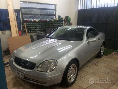 Usata Mercedes SLK200 136 CV (100 kW) 1997 Grigio Cabrio