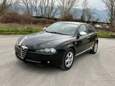 Usata Alfa Romeo 147 120 CV (88 kW) 2009 Nero Utilitaria