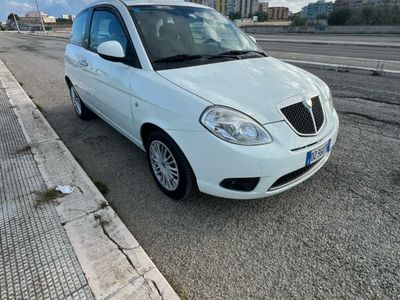 usata Lancia Ypsilon 1.4 argento ecochic gpl 2010