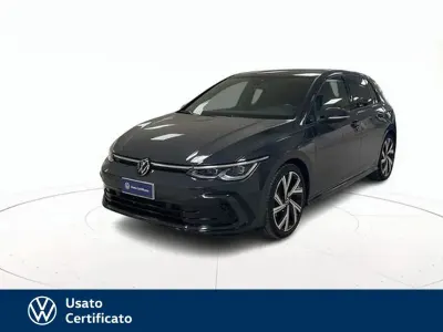 Usata VW Golf VIII R-line 150 CV (110 kW) 2023 Grigio pastello Berlina