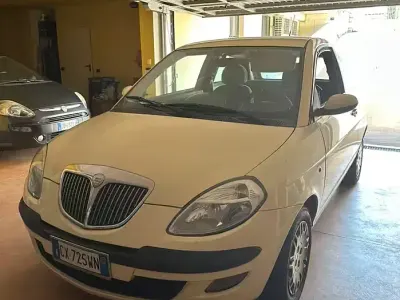 Usata Lancia Ypsilon 60 CV (44 kW) 2005 Utilitaria