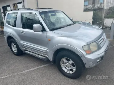 Usata Mitsubishi Pajero 160 CV (117 kW) 2003 Grigio SUV