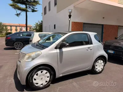 Usata Toyota iQ 68 CV (50 kW) 2012 Grigio Utilitaria
