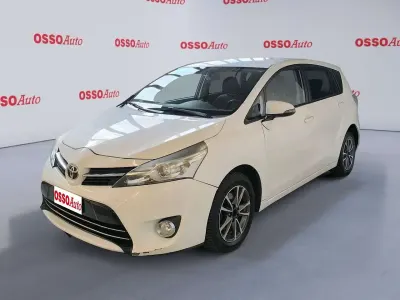 Gebraucht Toyota Verso 111 PS (81 kW) 2014 Weiß Van / Kleinbus