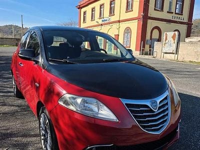 Usata Lancia Ypsilon 85 CV (62 kW) 2013 Rosso Utilitaria