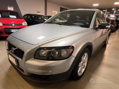 Usata Volvo C30 Summum 108 CV (79 kW) 2009 Arancione Utilitaria