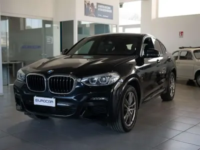 Begagnad BMW X4 M Sport 190 HK (139 kW) 2021 Svart SUV