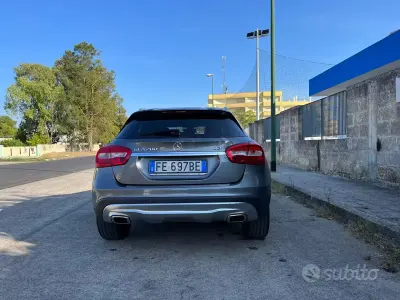 Gebraucht Mercedes GLA200 136 PS (100 kW) 2016 Braun SUV