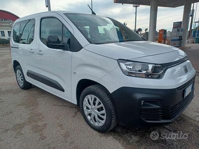 Usata Fiat Doblò 131 CV (96 kW) 2023 Bianco Monovolume