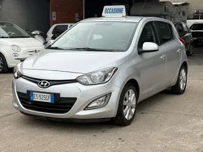Usata Hyundai i20 Edition 85 CV (62 kW) 2013 Grigio Utilitaria