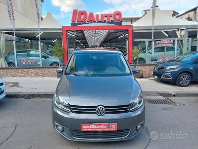 Usata VW Touran Comfortline 104 CV (76 kW) 2015 Grigio Monovolume