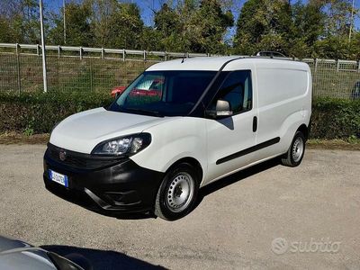 Usata Fiat Doblò S 105 CV (77 kW) 2022 Bianco Monovolume