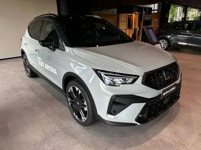 Nouvelle Seat Arona Black Edition 95 ch (69 kW) 2026 Gris SUV